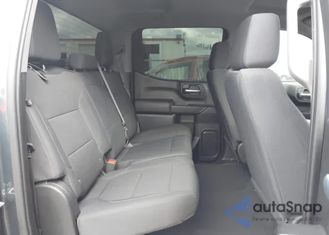 2021 Chevrolet Silverado 1500 2Wd Short Bed Custom z USA, uszkodzony, nr VIN 1GCPWBEH5MZ131742